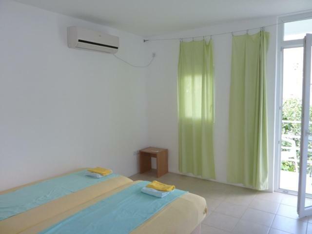 Mini Apartments Natasha Сутоморе Экстерьер фото